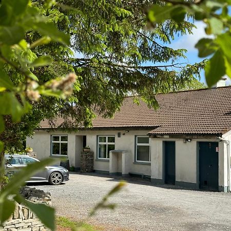 The Common Knowledge Centre Hostel Kilfenora ภายนอก รูปภาพ
