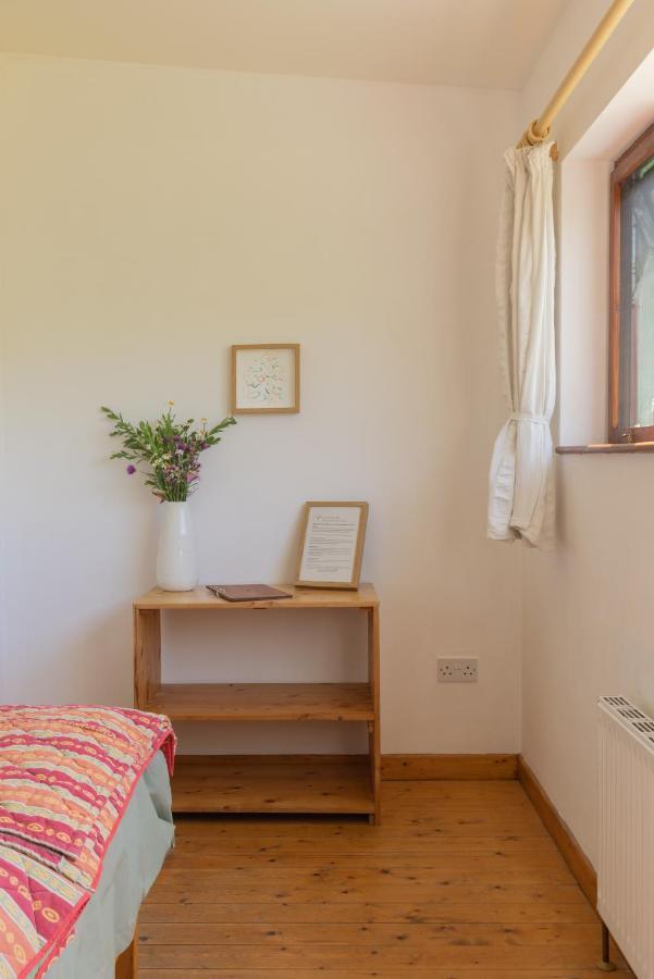 The Common Knowledge Centre Hostel Kilfenora ภายนอก รูปภาพ